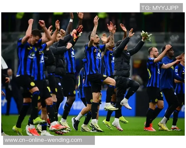 米体：意甲启用高可见度足球，荧光橙配色以往仅用于极点气候